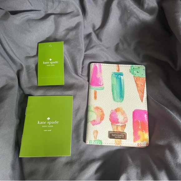 Kate Spade Passport Holder Shore Street Ice Cream/Popsicle NWT - Picture 2 of 3